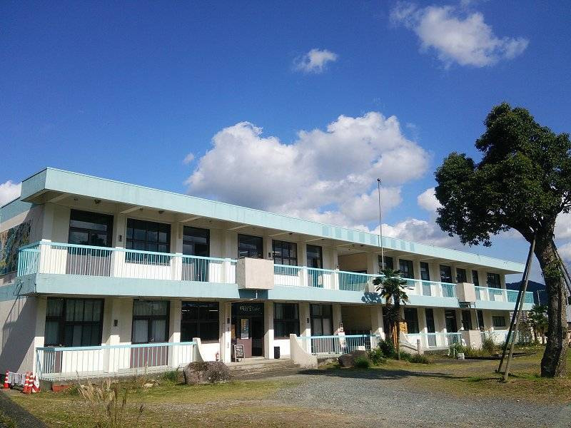 旧吉部小学校の外観